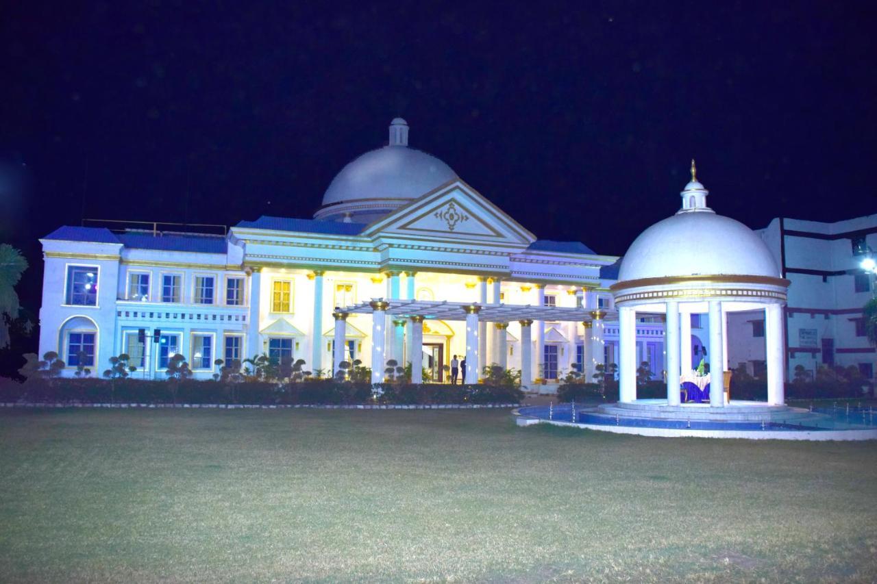 The Royal Palace Dewas Bagian luar foto