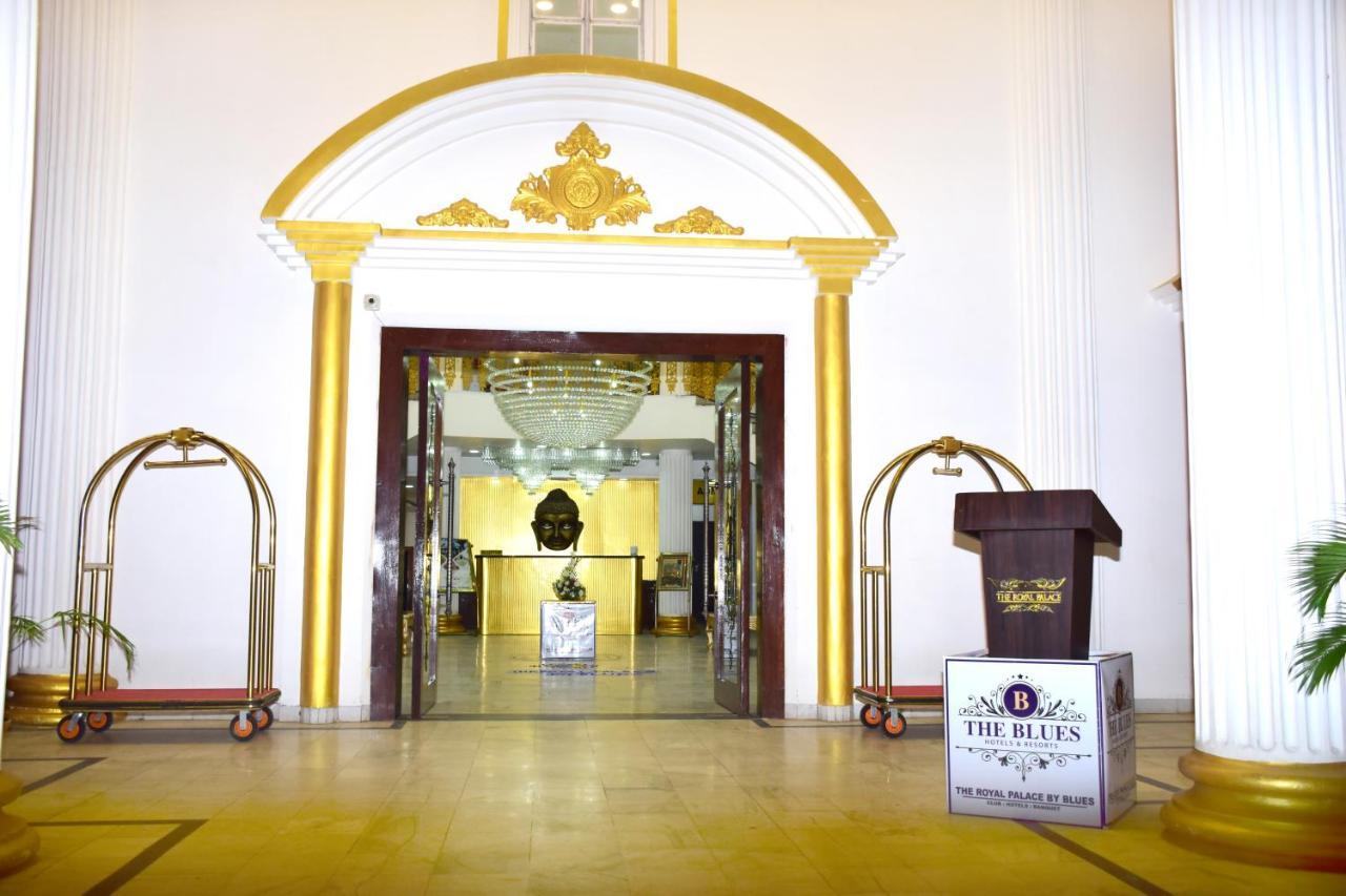 The Royal Palace Dewas Bagian luar foto